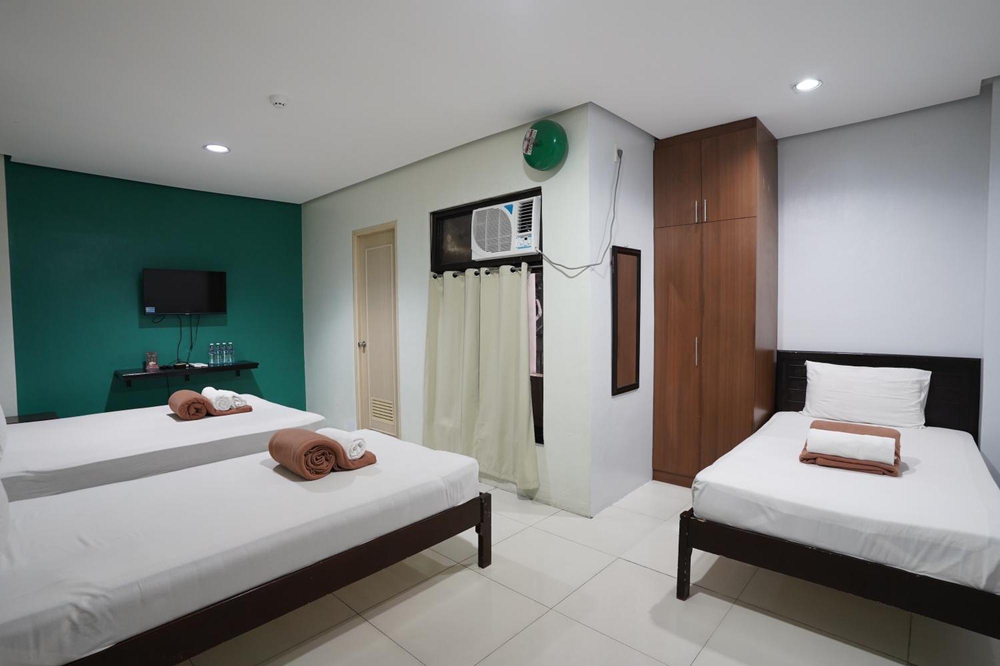 Arzo Hotel Grand Lodge Manila Exterior photo