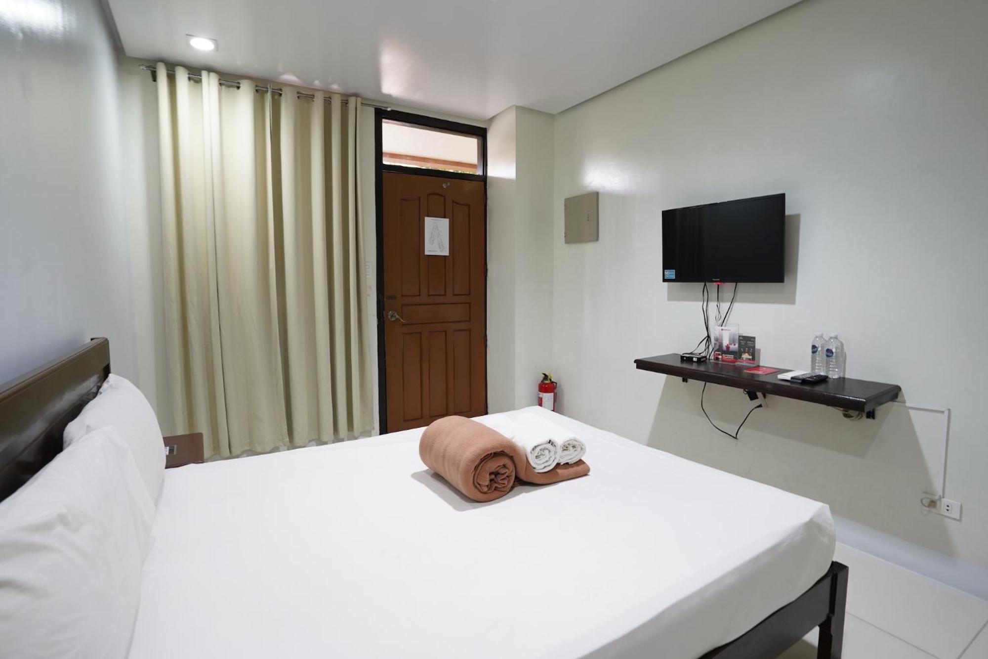 Arzo Hotel Grand Lodge Manila Exterior photo