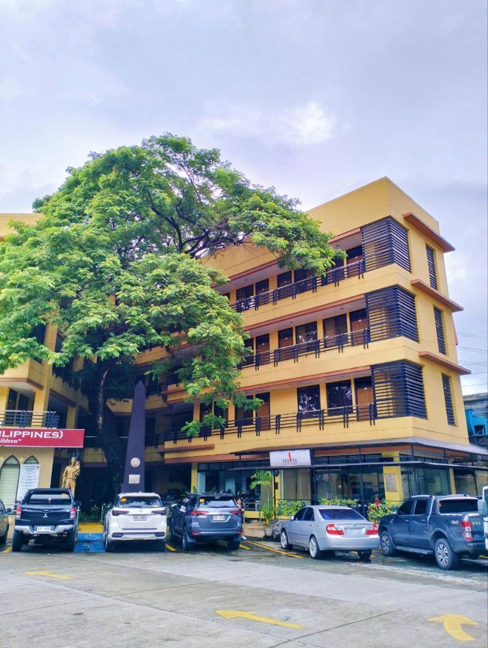 Arzo Hotel Grand Lodge Manila Exterior photo