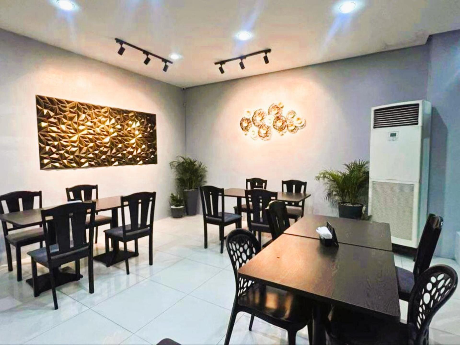 Arzo Hotel Grand Lodge Manila Exterior photo
