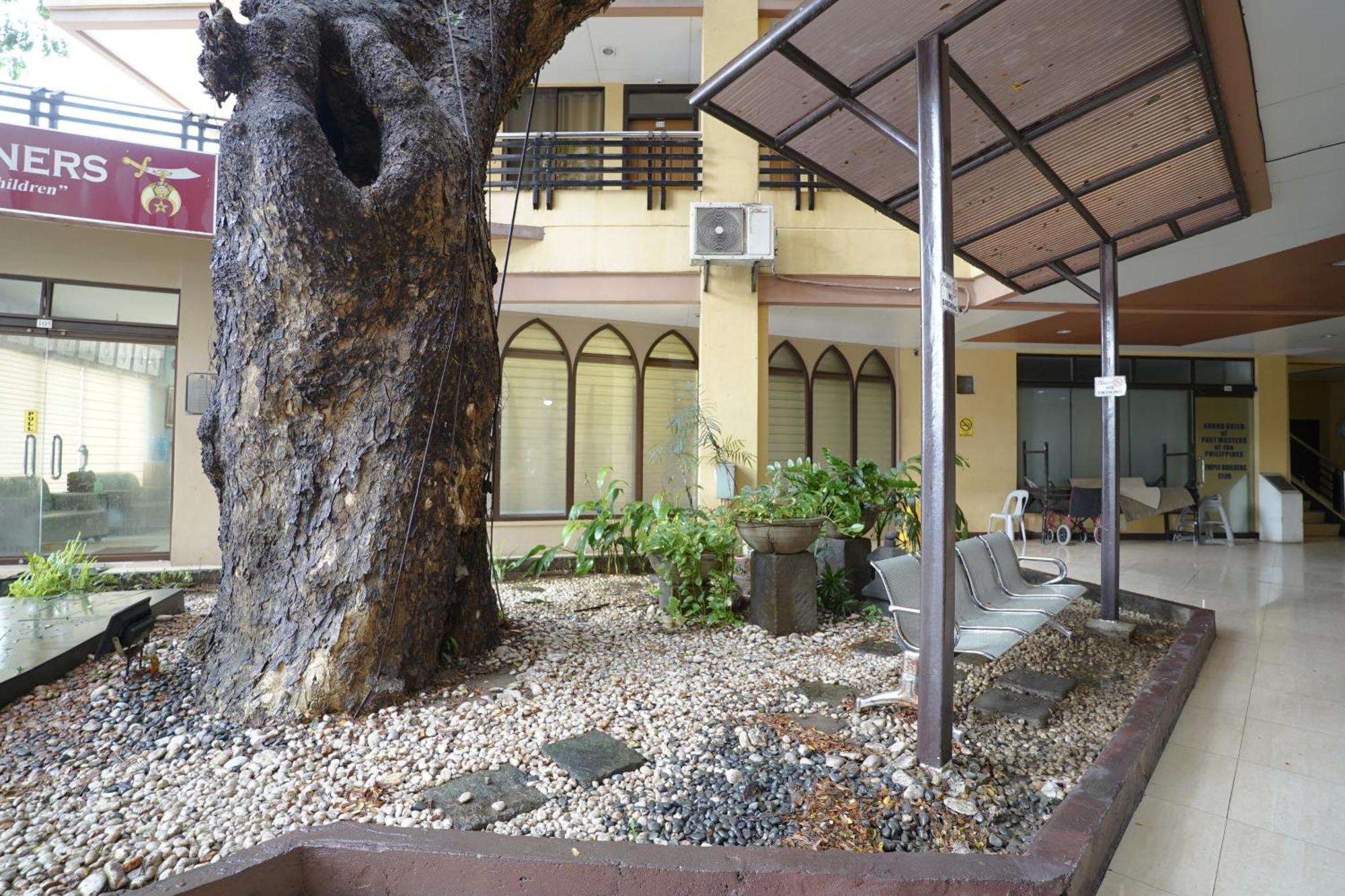 Arzo Hotel Grand Lodge Manila Exterior photo